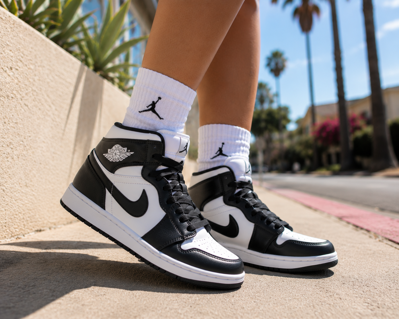 Air Jordan 1 Mid (Women’s)